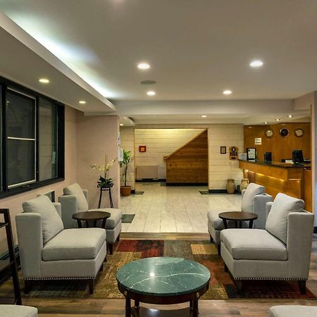 Prestige Riverside Lodge Квінел Екстер'єр фото