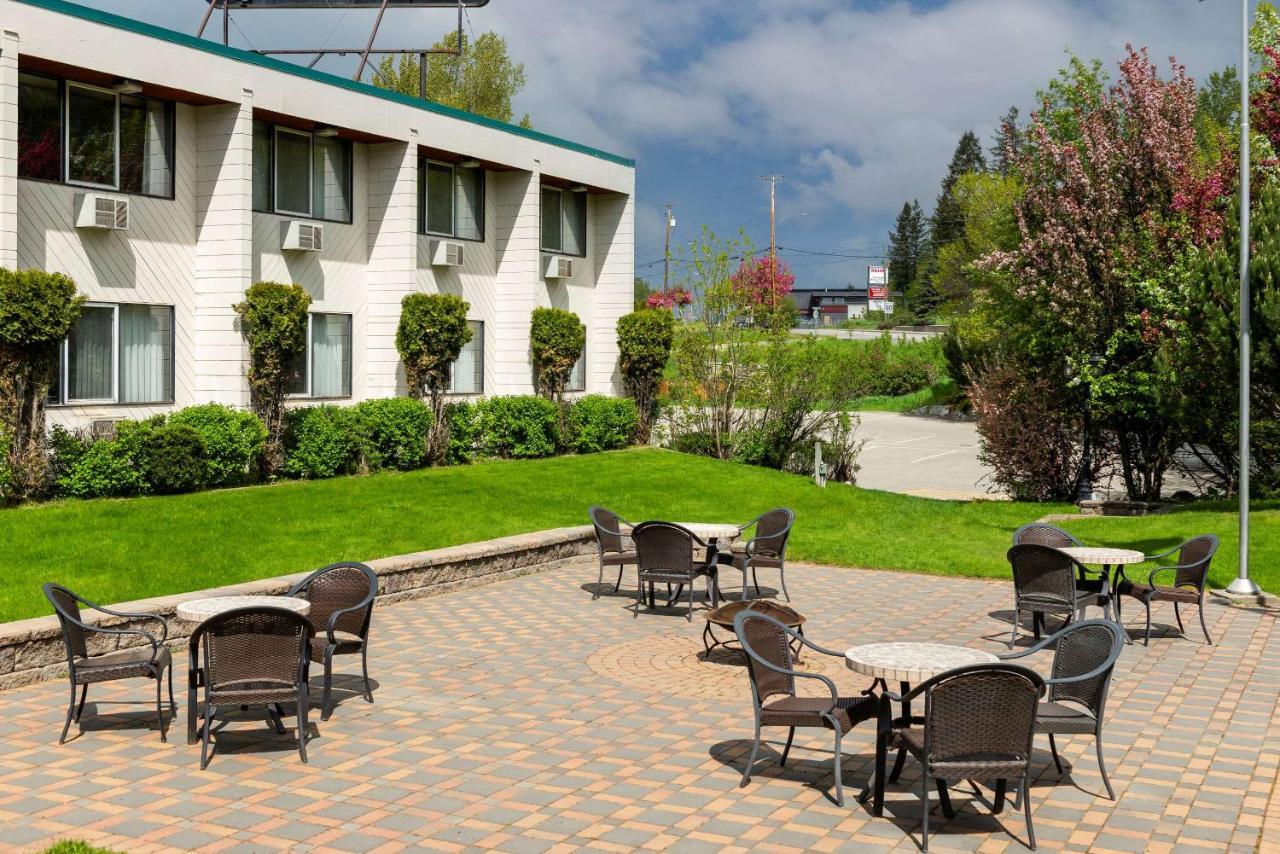 Prestige Riverside Lodge Квінел Екстер'єр фото