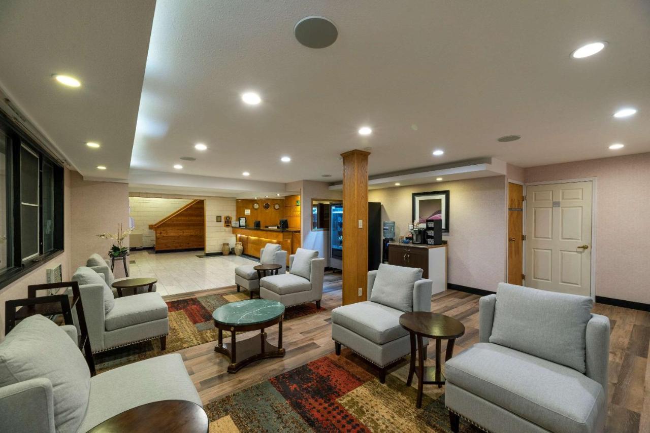 Prestige Riverside Lodge Квінел Екстер'єр фото