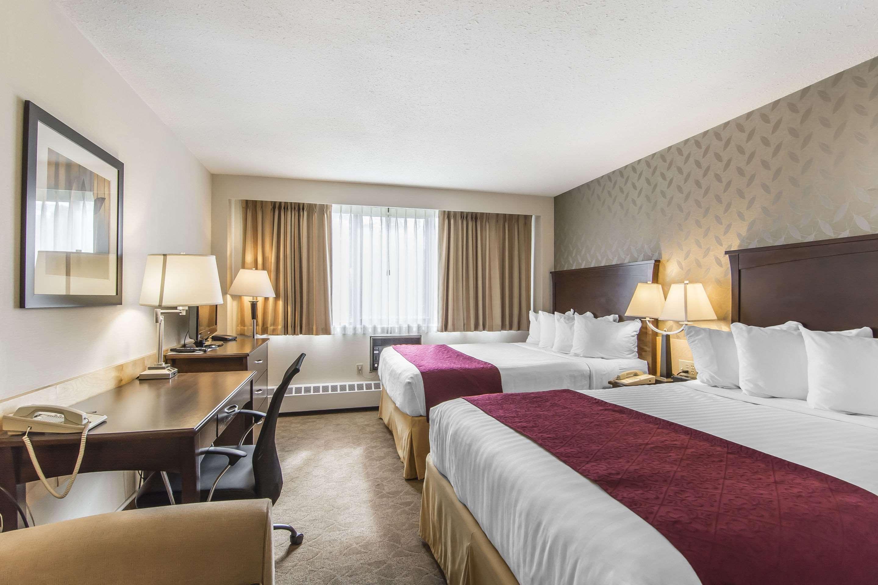 Prestige Riverside Lodge Квінел Екстер'єр фото