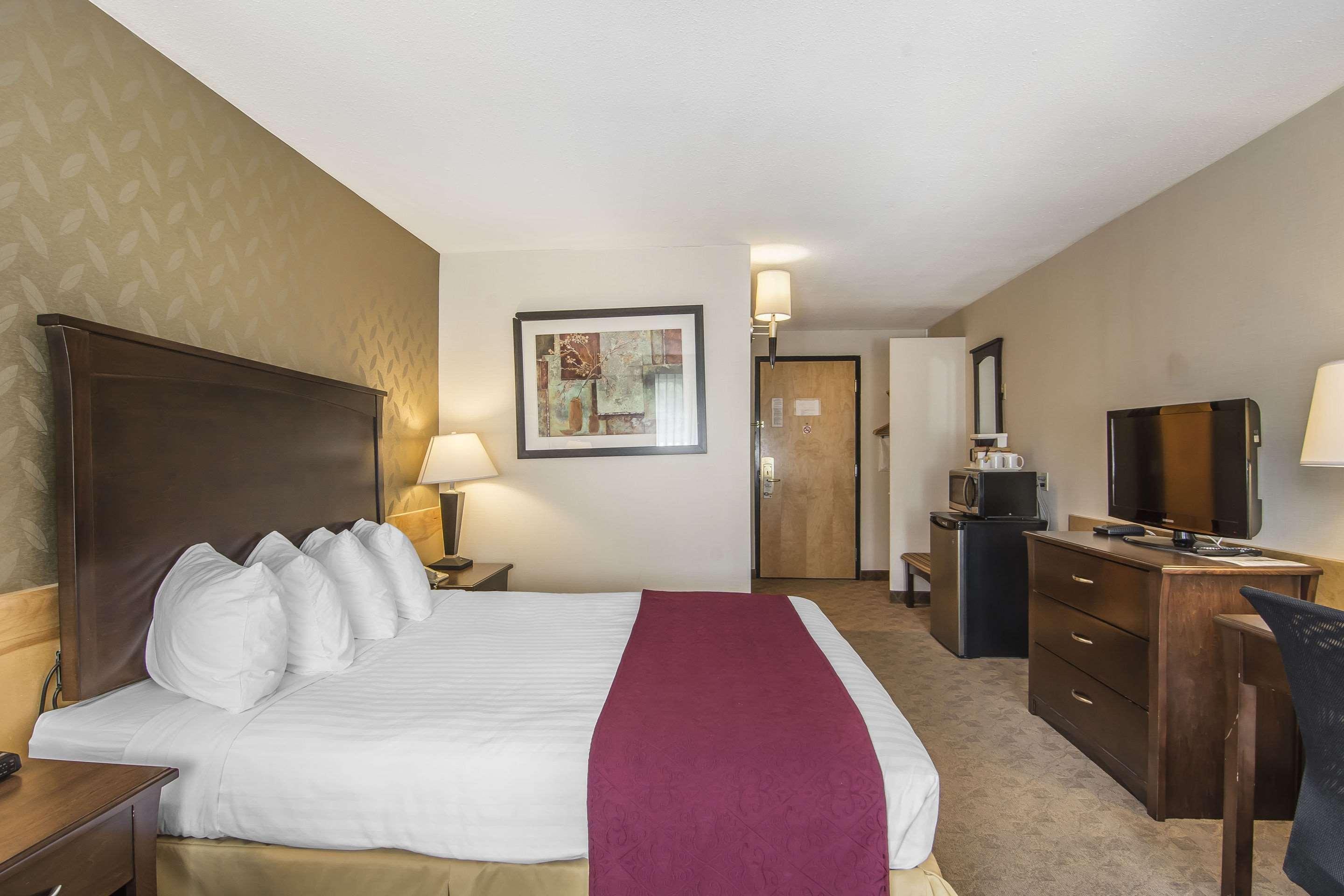 Prestige Riverside Lodge Квінел Екстер'єр фото