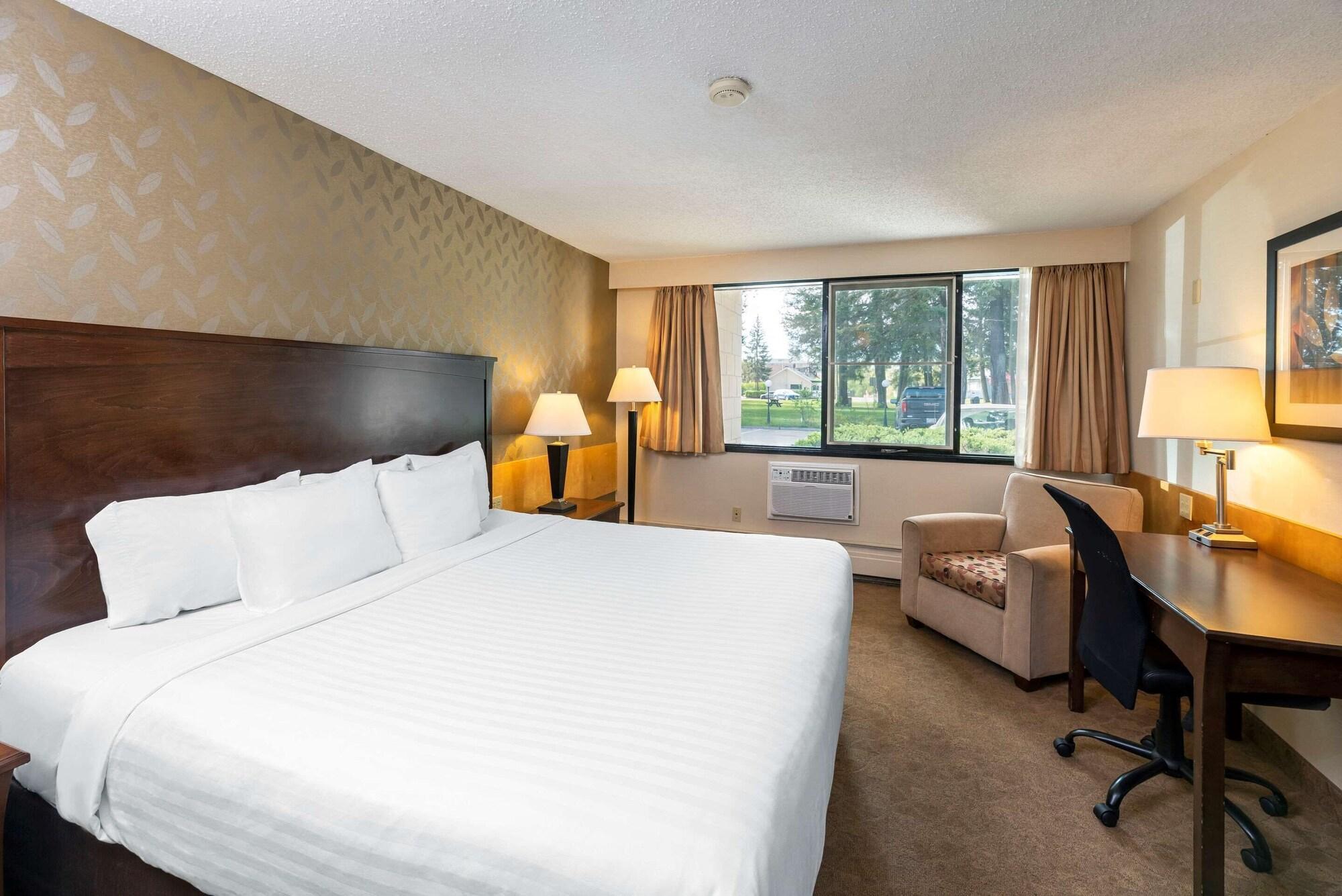 Prestige Riverside Lodge Квінел Екстер'єр фото