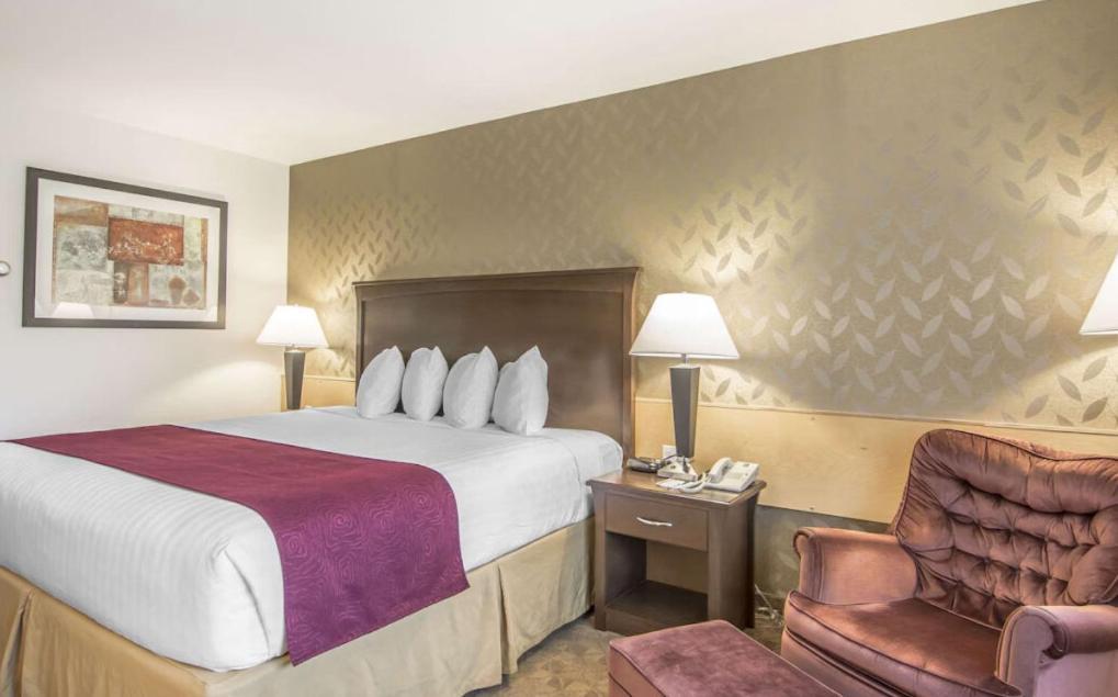 Prestige Riverside Lodge Квінел Екстер'єр фото